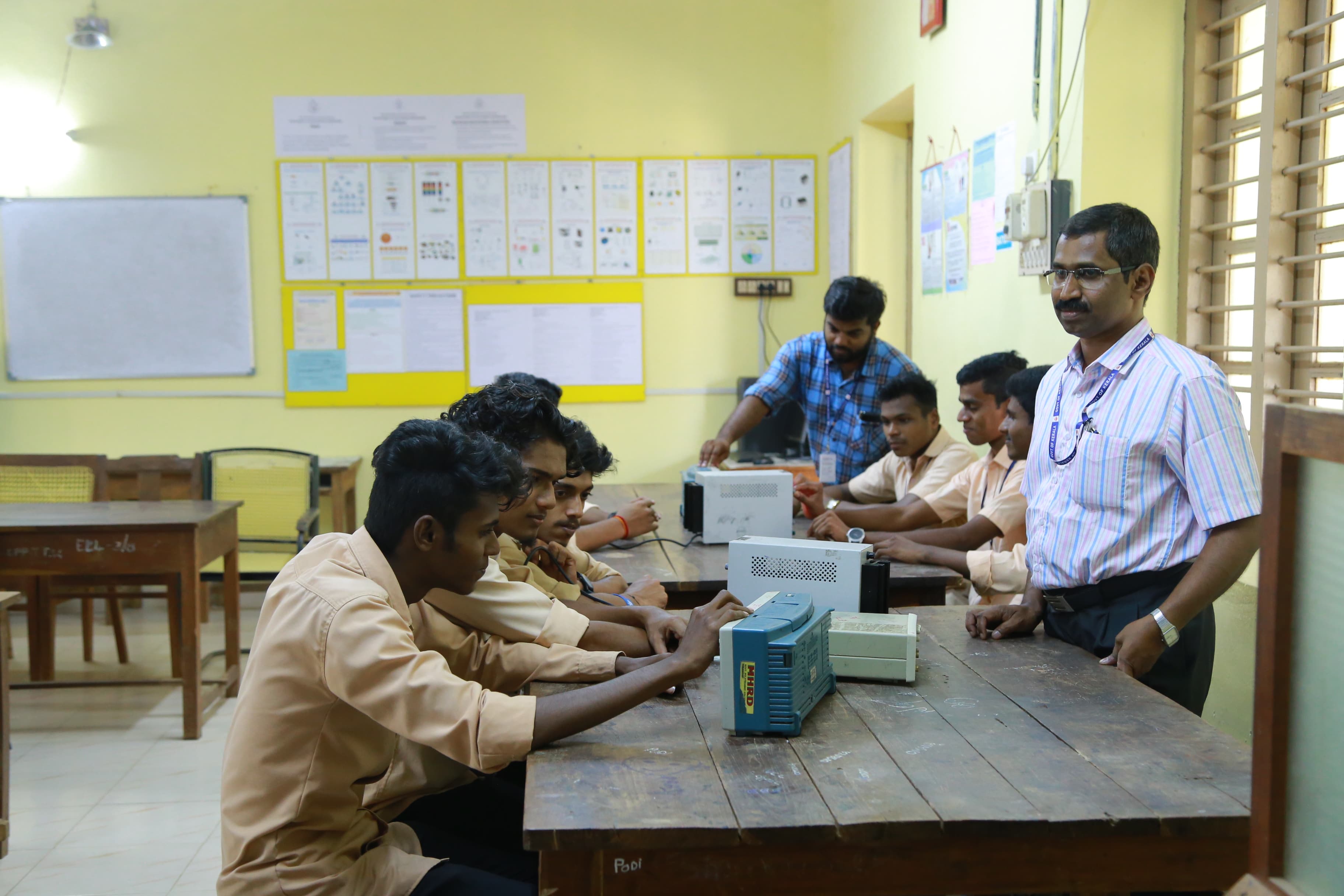 Government Polytechnic College Palakkad Laboratory photo 4